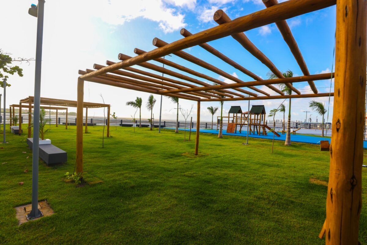 Governo inaugura praça na Praia Grande e fortalece laços históricos entre Maranhão e Açores